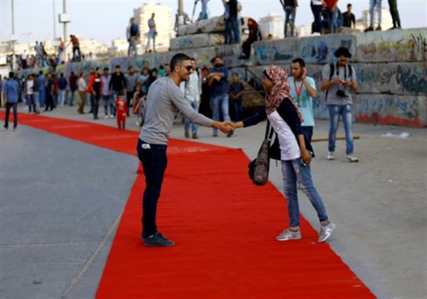 مهرجان “السجادة الحمراء” في غزة نافذة للحرية بلا مشاهير